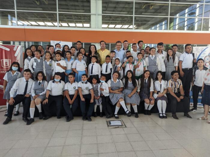 Nearly 10,000 children participate in science at Huila • La Nación